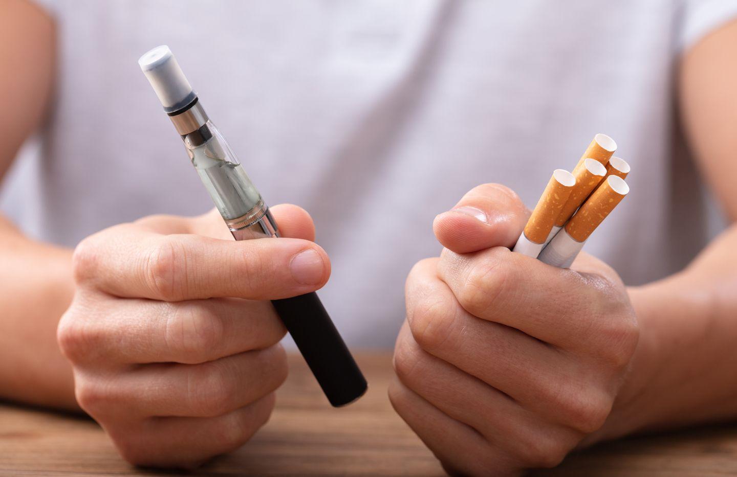 Tant els productes per a tabac escalfat com els cigarrets electrònics o vapejadors contenen aerosols amb nicotina o sense i són potencialment menys perjudicials.
